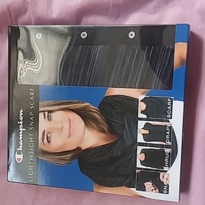 Champion versatile ways snap scarf